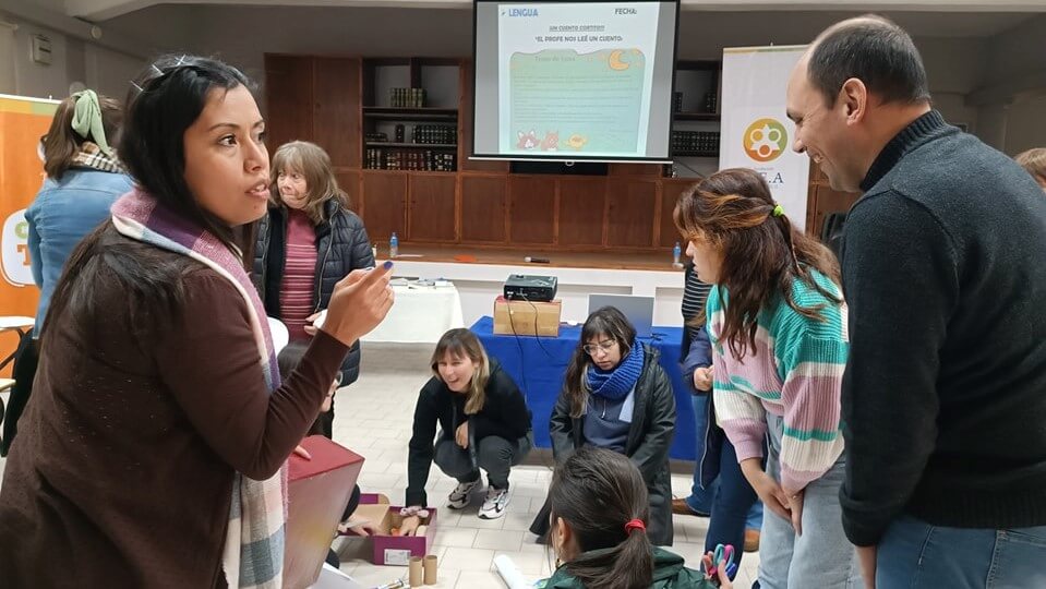 Taller Teórico Práctico ''Hacia el Empoderamiento de las Familias.'' Fundación TEA Santa Cruz
